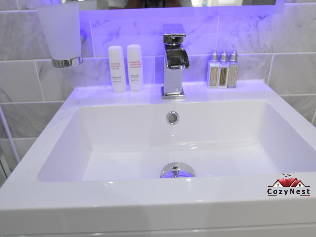 Luxury Central Self Contained Flat By Cozynest Reading Dış mekan fotoğraf